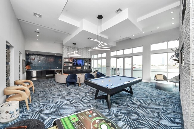 Building Photo - 5455 Richmond Ave. Unit 1059