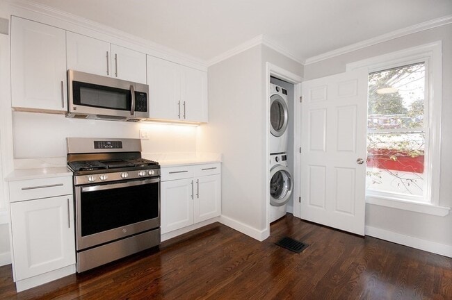 Photo - 30 Thornley St Unit 2