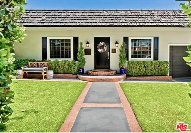 736 N Alta Vista Blvd