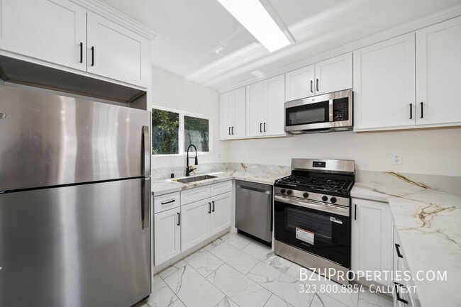 Photo - 1029 N Gardner St