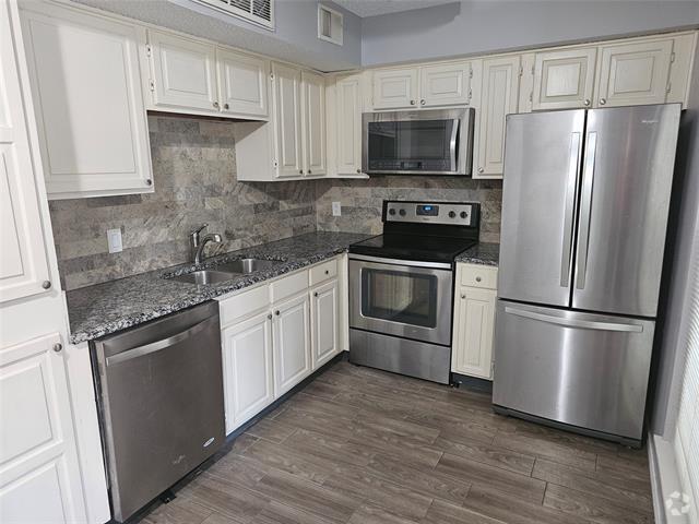 Building Photo - 2300 Bamboo Dr Unit N104 Rental