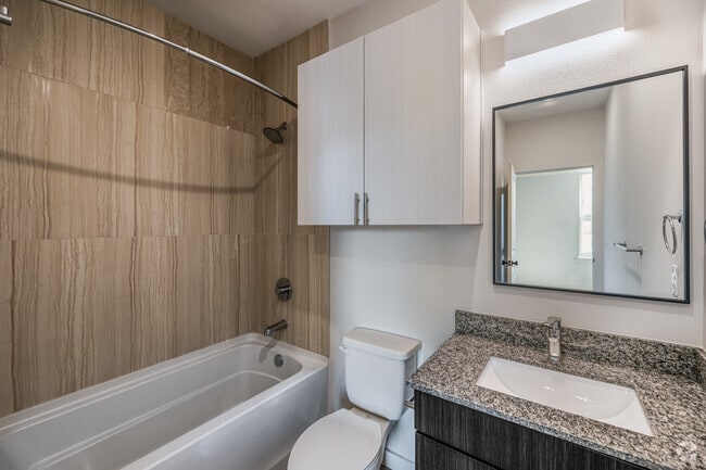 2BR, 2BA - 1,163SF - Bathroom
