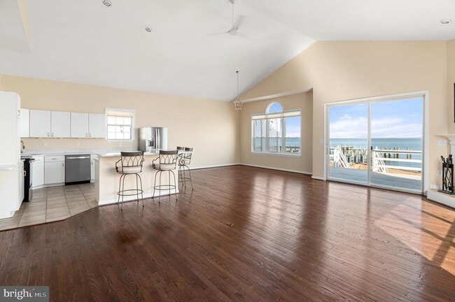 Photo - 3563 Narragansett Ave