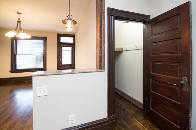 Photo - 3151 Arsenal St