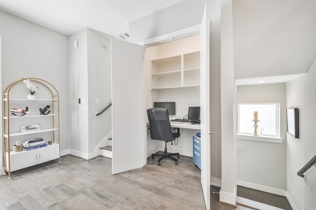 Photo - 8411 Hempstead Rd