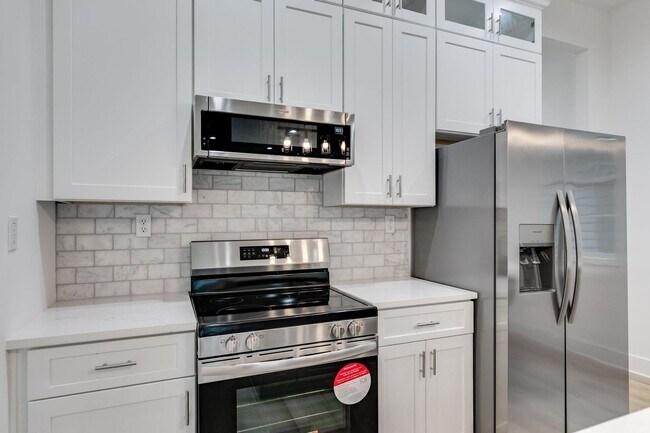 Photo - 926 Welch St SW