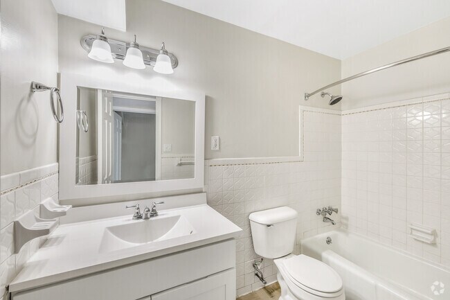 Peyton - 1BR, 1BA - 979SF - Bathroom