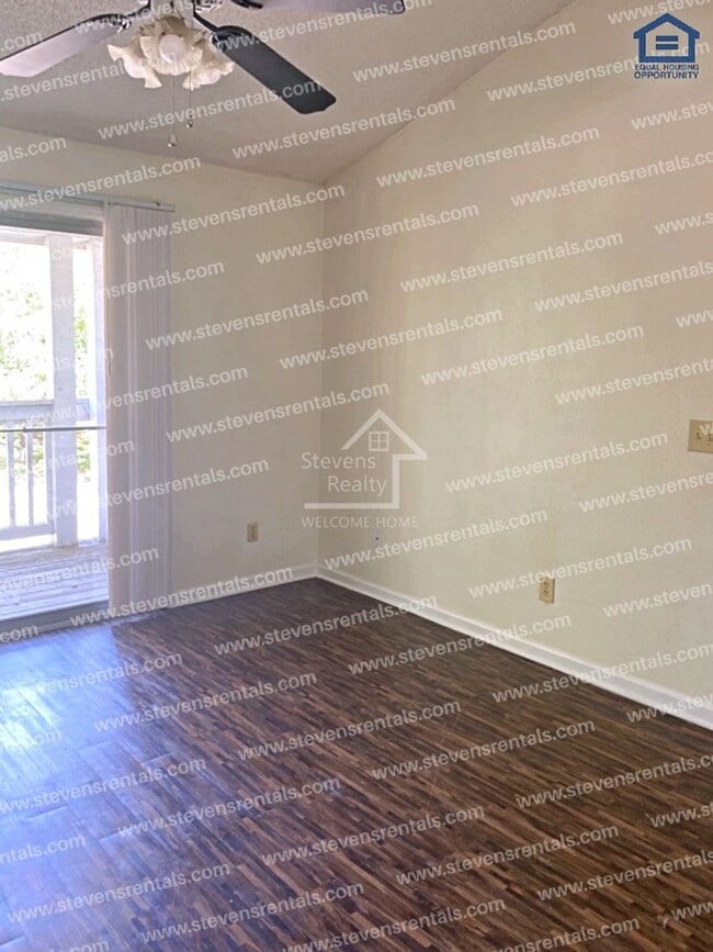 Photo - 430 Oriole Dr