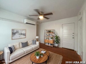 827 Steves Ave