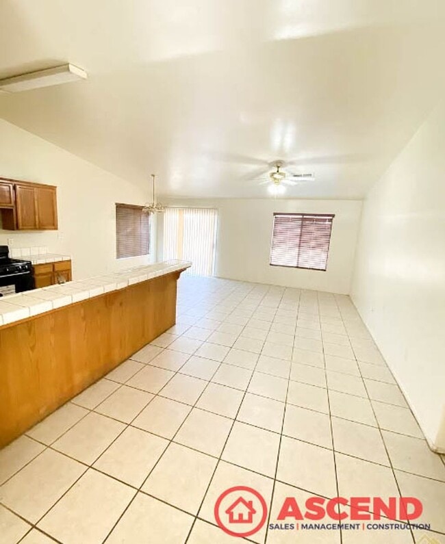 Photo - 3 Bedroom 2 Bath House in SE Bakersfield - Apply Today!