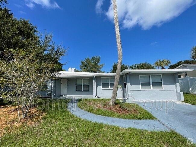 Building Photo - 841 La Plaza Ave S Rental