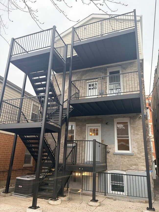 Photo - 2719 W Augusta Blvd