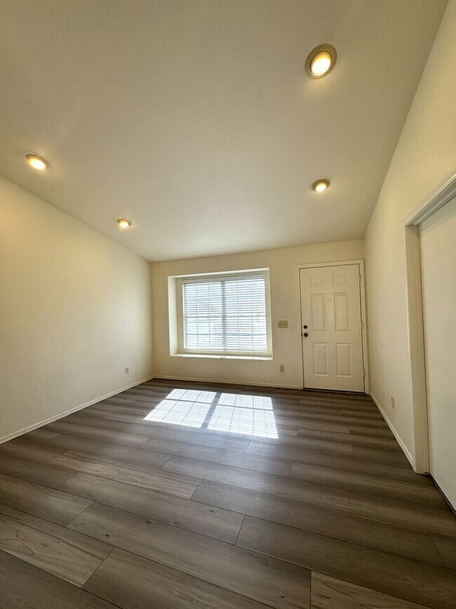 Photo - 4 BEDROOMS CULDESAC LOT ACROSS FROM PARK