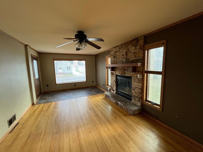 Building Photo - 3 Bed 1 Bath Single Family Home in Wausau