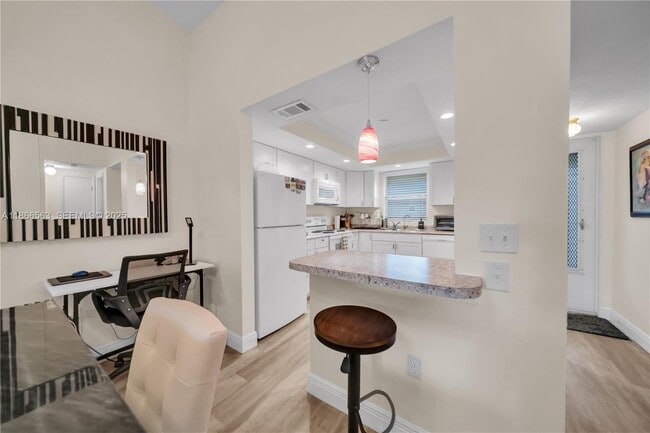 Photo - 4613 SE 5th Ave Unit 210