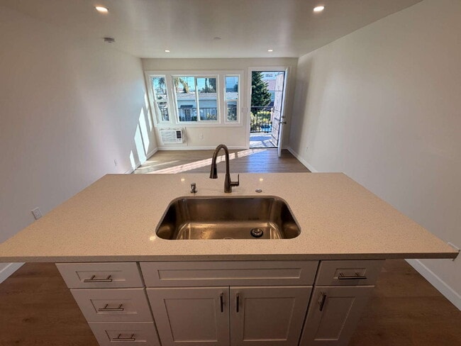 Photo - Modern Open Concept1 Bed + 1 Bath Upstairs Unit + In-Unit Laundry + AC