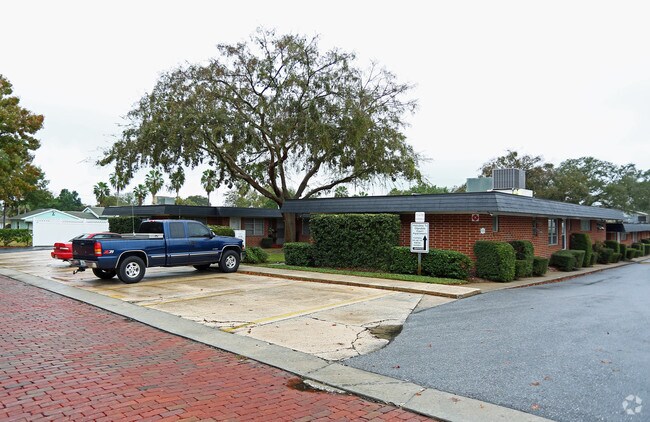 Glendale Court Apartments - Glendale Court Apartments