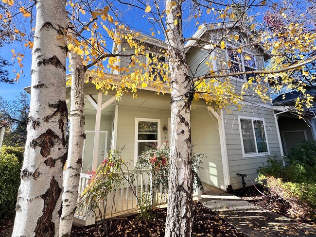 Building Photo - 215 Unit 1