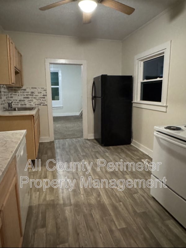 Photo - 2169 Neal Ave