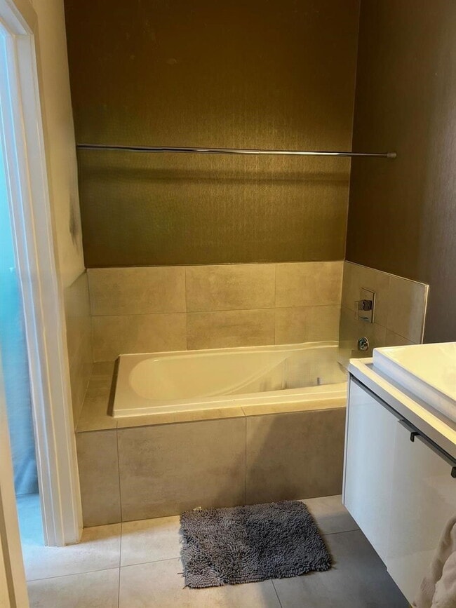 Photo - 7205 NW 102nd Pl