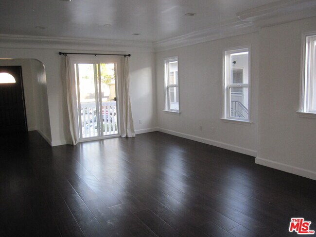 Photo - 1047 S Wooster St Casa