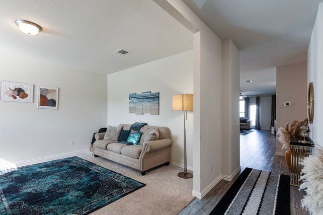 Photo - 2424 Coyote Way