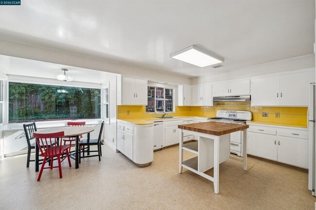 Photo - 818 Solana Dr