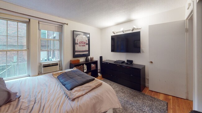 Photo - 64 W Cedar St Unit 2