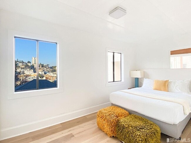 Photo - 1943 Stockton St