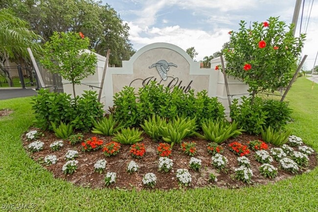 Building Photo - 8225 Ibis Club Dr Unit 212