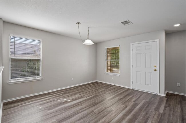 Photo - 142 Jack Rabbit Ln