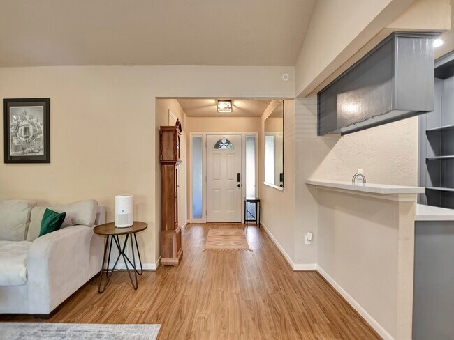 Photo - 21902 Meadowhill Dr