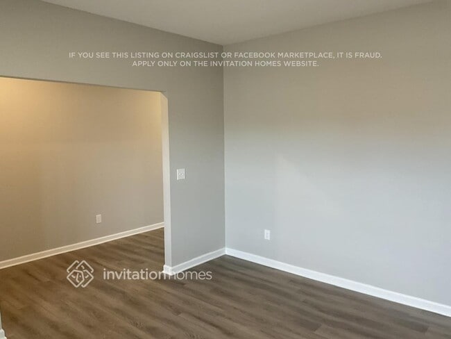 Photo - 537 Almere Dr