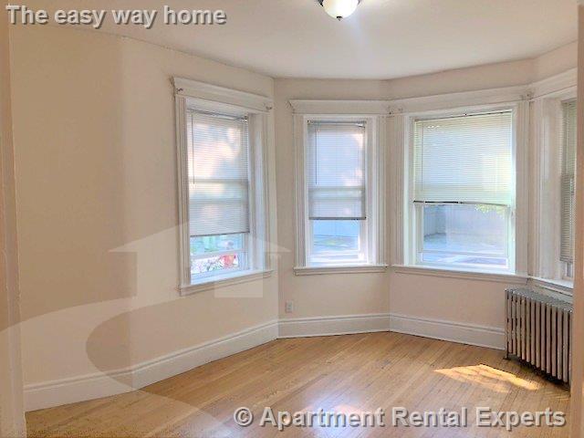 Building Photo - 72 Kirkland St Rental
