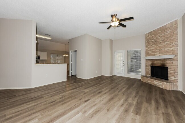 2717 Pioneer Ln