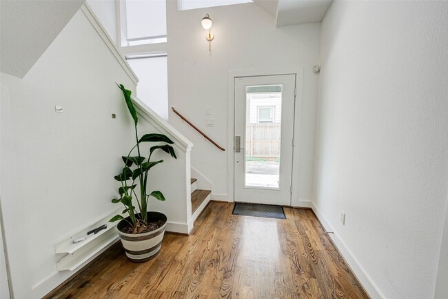 Photo - 1515 Crockett St
