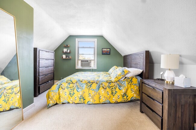 Photo - 261 Forest St