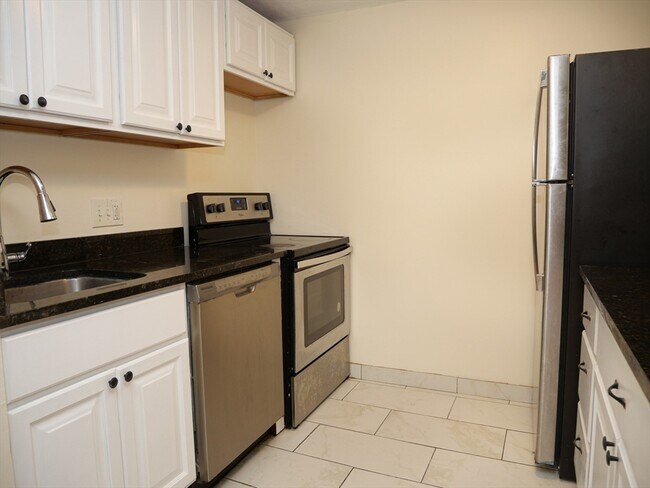 Photo - 217 Kent St Unidad 23