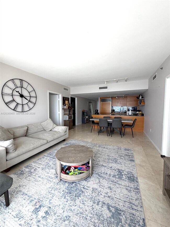 Photo - 475 Brickell Ave Unidad 2707
