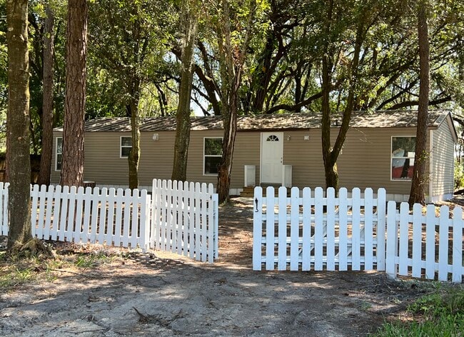 Building Photo - 4741 Rustic Ct E