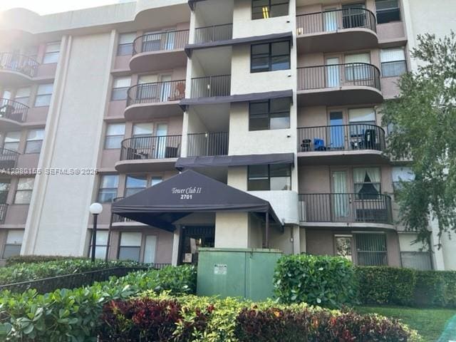 Building Photo - 2701 Riverside Dr Unit 109-B