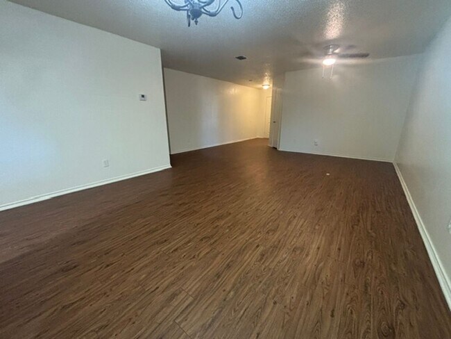 Photo - Beautiful Single Story Home in Eagle Mtn Saginaw Area