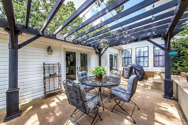 Photo - 1717 N University Ave