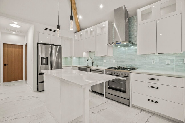 Photo - 4230 Van Nuys Blvd