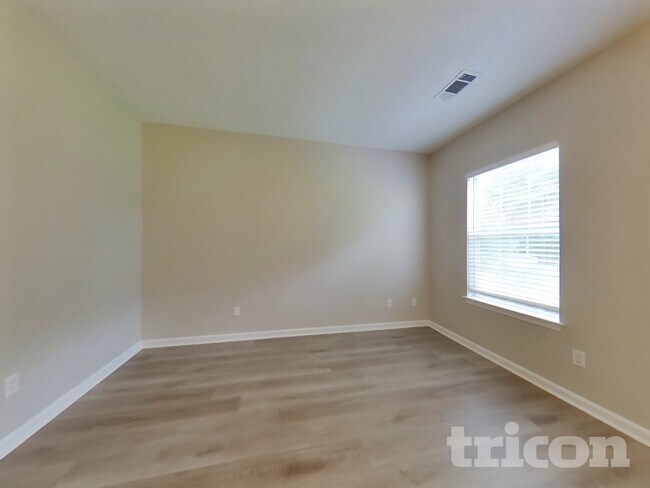 Photo - 816 Marcus Ln