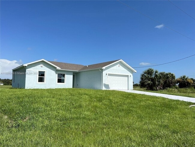 Photo - 1060 Capri Cir