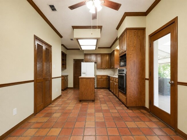 Photo - 431 Berry Ln