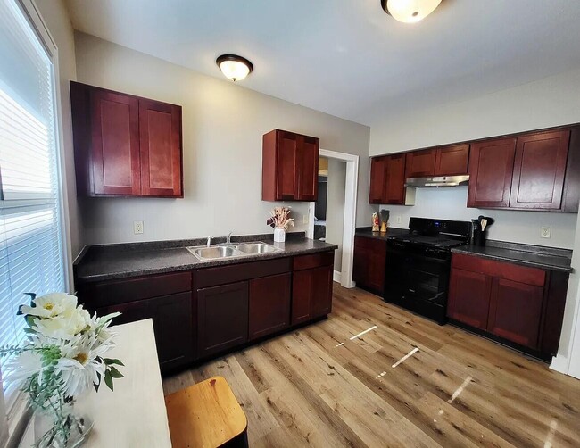 Photo - 2642 N 50th St