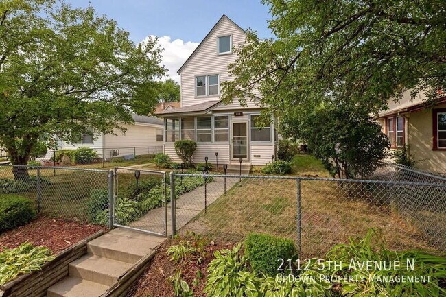 Building Photo - 2112 5th Ave N