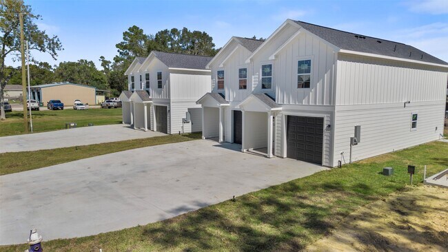 Photo - 3150 N Cleveland St